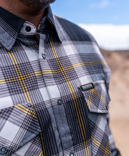 Ground breaker Flannel Black - High Voltage Industries