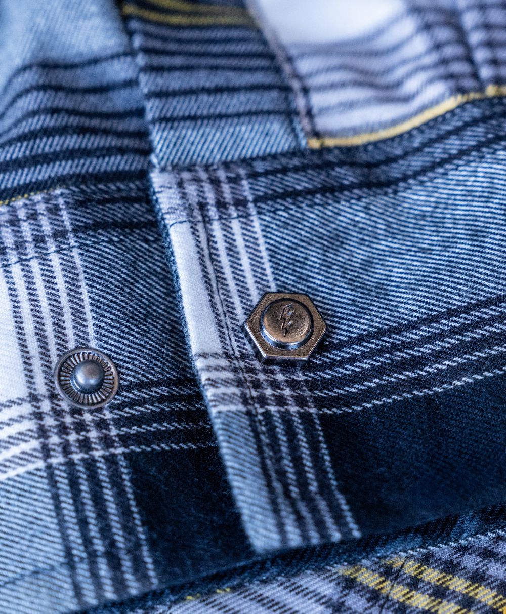 Ground breaker Flannel Black - High Voltage Industries