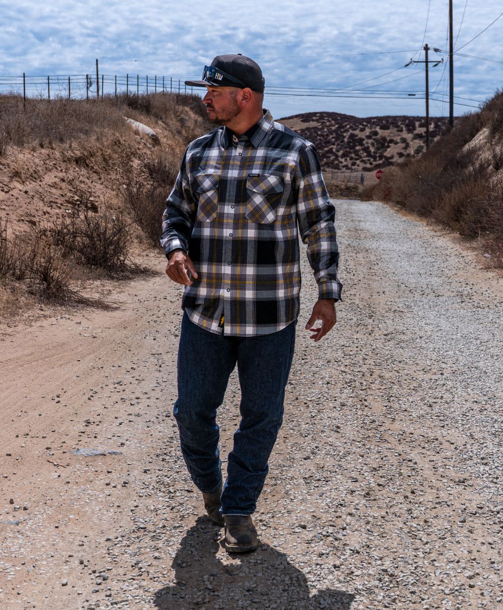 Ground breaker Flannel Black - High Voltage Industries