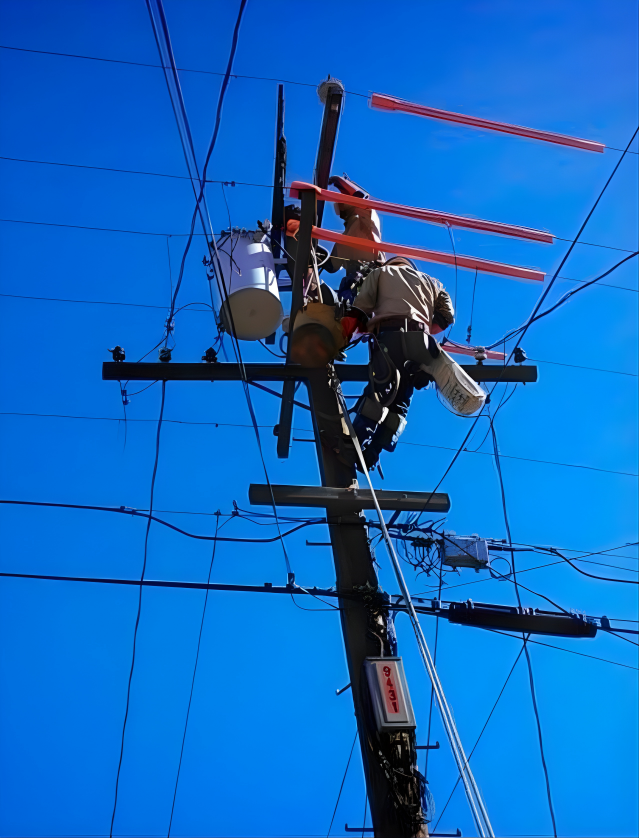 ude Jolma in the office at D’s Electrical, overseeing project schedules and operations.